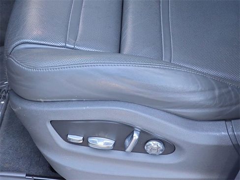 Used 2021 Porsche Cayenne image 31