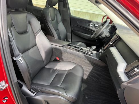 Used 2018 Volvo XC60 T5 Momentum w/ Convenience Package AWD/4WD image 29