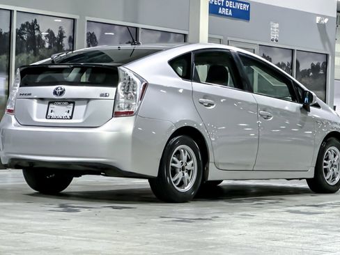 Used 2011 Toyota Prius One image 8