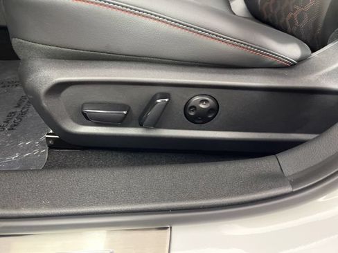 New 2026 Nissan Sentra SR w/ SR Premium Package FWD image 32