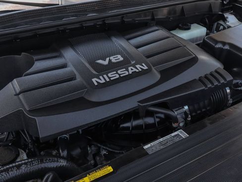 Used 2018 Nissan Titan PRO-4X AWD/4WD image 14