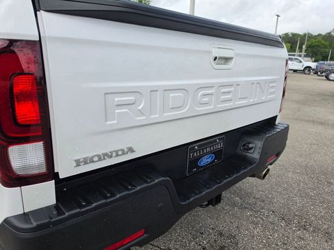 Used 2025 Honda Ridgeline Black Edition image 9