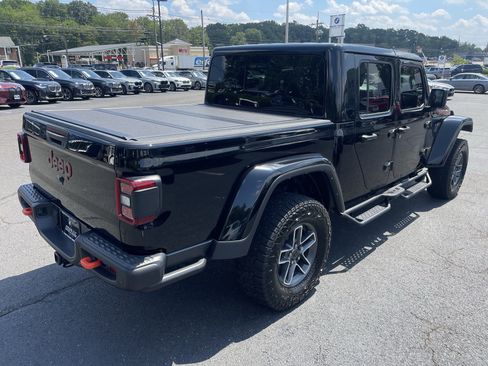 Used 2024 Jeep Gladiator Mojave AWD/4WD image 6