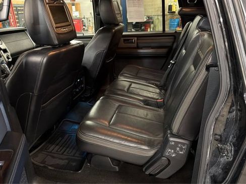 Used 2015 Ford Expedition Max Platinum AWD/4WD image 10