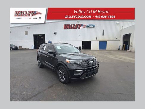 Used 2023 Ford Explorer XLT w/ Equipment Group 202A AWD/4WD image 1