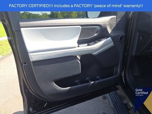 Certified 2025 Ford Expedition Max Platinum w/ Driver's Package AWD/4WD image 30