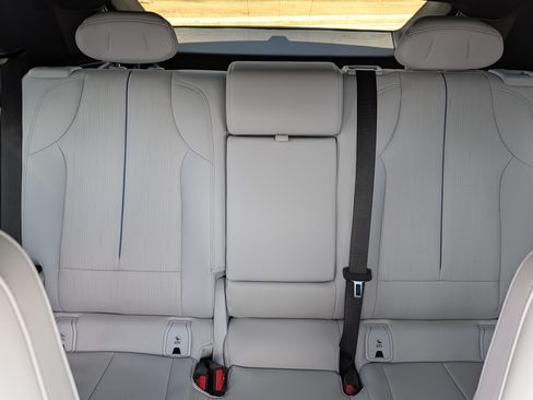 Used 2026 Cadillac Lyriq Luxury w/ LPO, Floor Liner Package AWD/4WD image 11