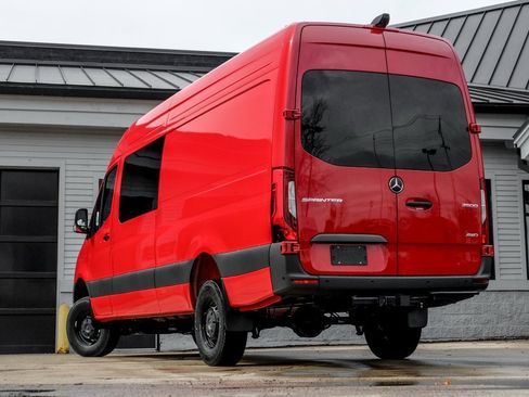 Used 2025 Mercedes-Benz Sprinter 2500 image 2