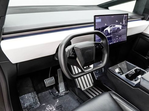 Used 2024 Tesla Cybertruck AWD Crew Cab image 5