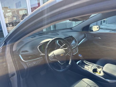 Used 2017 Chevrolet Volt Premier w/ Driver Confidence II Package image 9