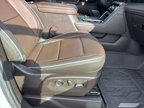 Used 2024 GMC Sierra 2500 Denali w/ Denali Reserve Package image 12