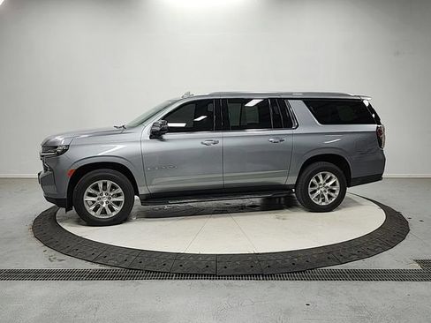Used 2023 Chevrolet Suburban Premier AWD/4WD image 5