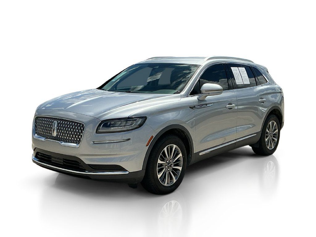 Used 2022 Lincoln Nautilus FWD w/ Premium Package image 3