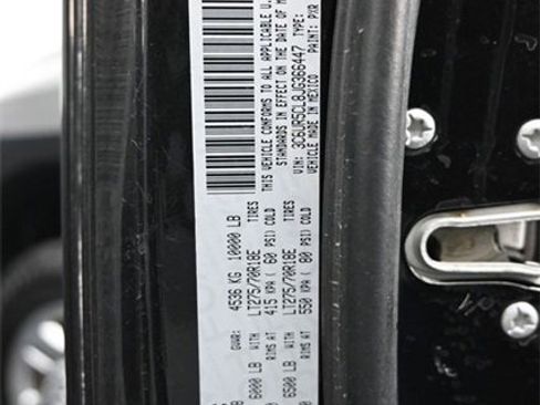 Used 2018 RAM 2500 Tradesman w/ Chrome Appearance Group image 15