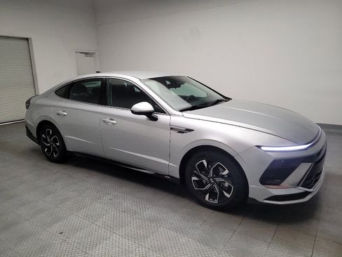 Used 2025 Hyundai Sonata SEL FWD image 11