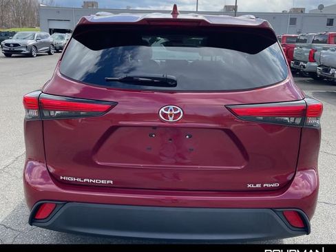 Used 2021 Toyota Highlander XLE image 4