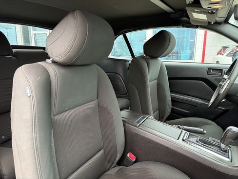 Used 2014 Ford Mustang Convertible image 21