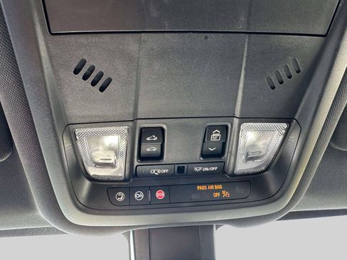 Used 2023 Chevrolet Equinox RS image 34