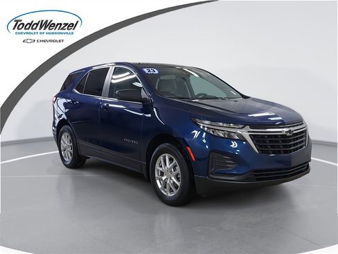 Used 2023 Chevrolet Equinox LS w/ LS Convenience Package image 1