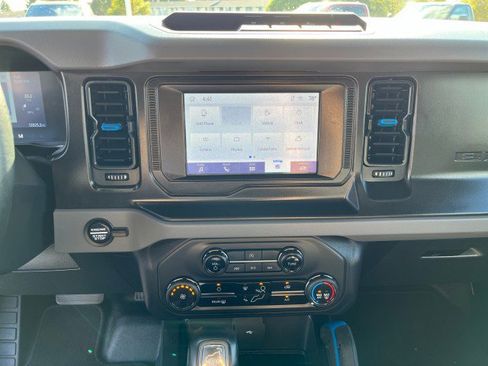 Used 2023 Ford Bronco Black Diamond image 16