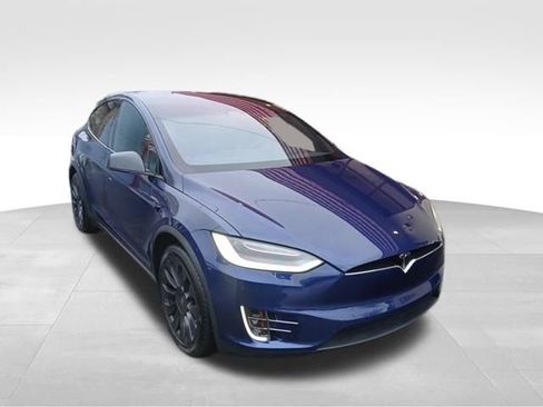 Used 2017 Tesla Model X 75D image 3