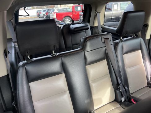 Used 2007 Ford Explorer XLT image 28