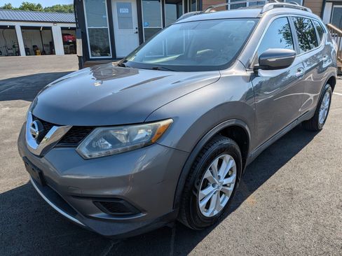 Used 2014 Nissan Rogue SV AWD/4WD image 2