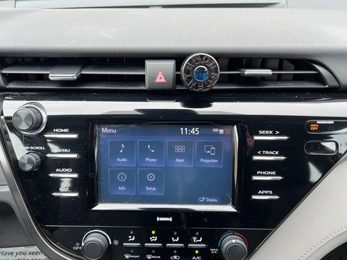 Used 2020 Toyota Camry LE image 28