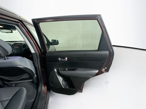 Used 2013 Kia Sorento LX w/ Convenience Pkg FWD image 27
