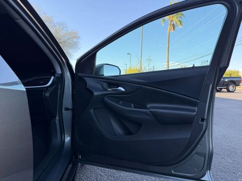 Used 2017 Chevrolet Volt LT w/ Comfort Package FWD image 33