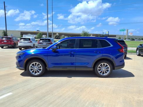 Used 2024 Honda CR-V EX image 3