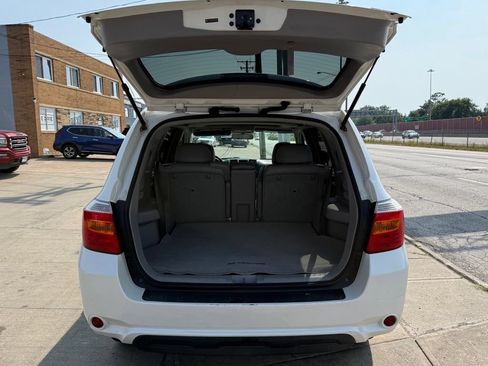 Used 2010 Toyota Highlander SE AWD/4WD image 17