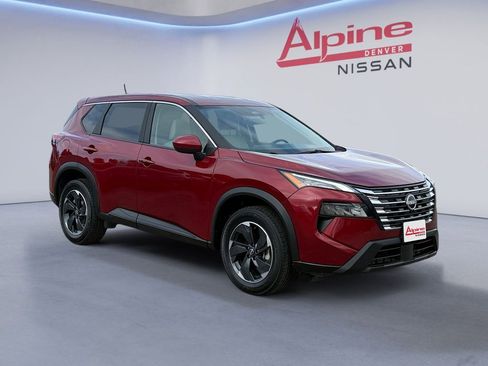Used 2025 Nissan Rogue SV AWD/4WD image 7