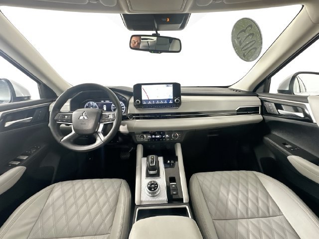 Used 2023 Mitsubishi Outlander SEL AWD/4WD image 10
