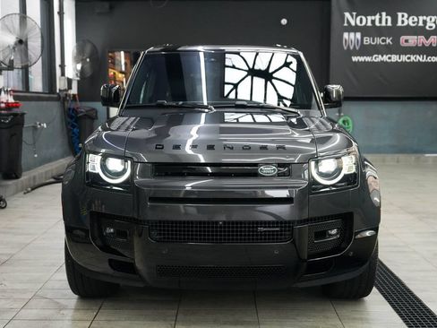 Used 2023 Land Rover Defender 130 X-Dynamic SE AWD/4WD image 2