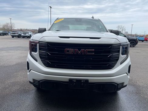 Used 2025 GMC Sierra 1500 Elevation image 2
