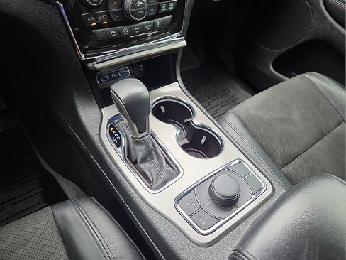 Used 2022 Jeep Grand Cherokee Laredo X AWD/4WD image 25