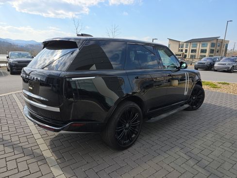 Certified 2025 Land Rover Range Rover Autobiography AWD/4WD image 5