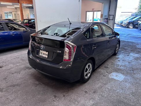 Used 2013 Toyota Prius Two FWD image 5
