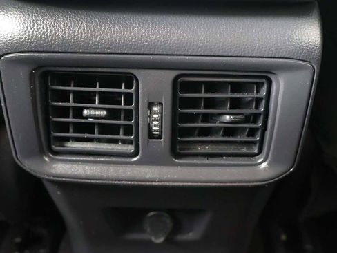 Used 2022 Toyota RAV4 LE AWD/4WD image 40