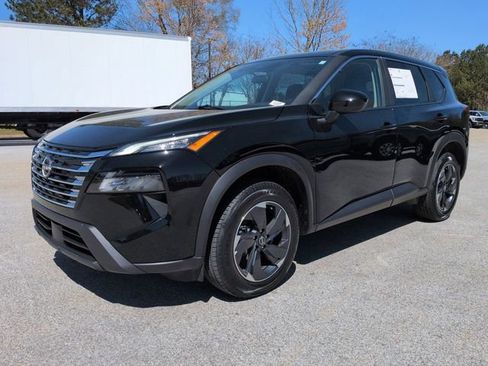 Used 2025 Nissan Rogue SV image 9