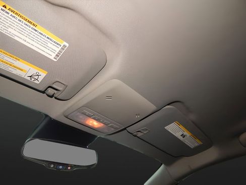 Used 2022 Chevrolet Trax LT w/ Sport Edition image 20