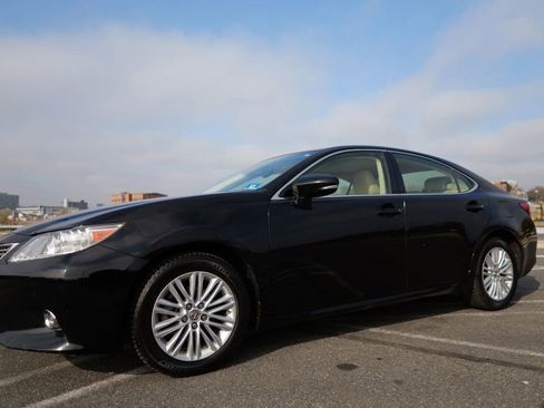Used 2014 Lexus ES 350 w/ Luxury Package image 5