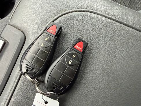 Used 2018 RAM 1500 SLT image 28