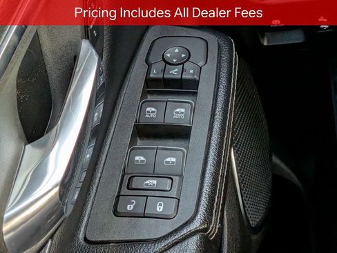 Used 2025 RAM 1500 Laramie AWD/4WD image 26