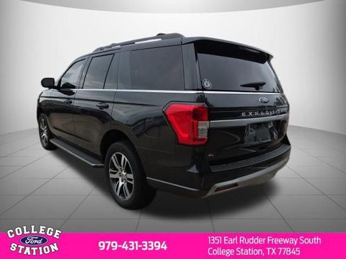 Used 2022 Ford Expedition XLT image 3