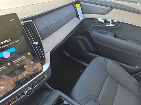 New 2026 Volvo XC90 B6 Plus w/ Protection Package Premier image 20