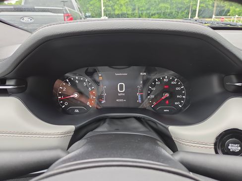 Used 2025 Jeep Compass Limited AWD/4WD image 13