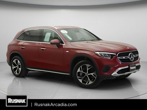Used 2025 Mercedes-Benz GLC 350e 4MATIC image 1