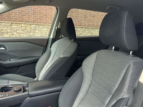 Used 2021 Nissan Rogue SV AWD/4WD image 11